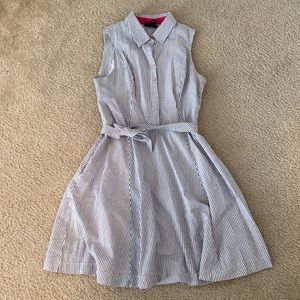 Sleeveless blue and white dress